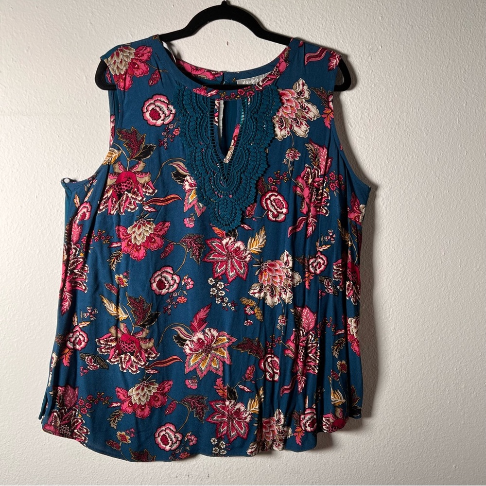 NEW WITH TAGS Daniel Rainn teal floral casual v-neck detail women’s plus top